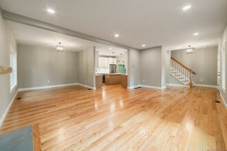 164 Fox Den Rd in Bristol, CT - Building Photo - Building Photo