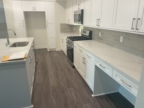 2860 Wagon Wheel Rd in Oxnard, CA - Building Photo - Building Photo