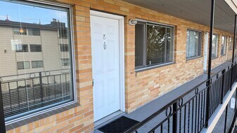 1123 5th Ave S, Unit 8 in Edmonds, WA - Building Photo