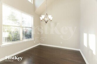 1005 Bethpage Ln in Calera, AL - Foto de edificio - Building Photo