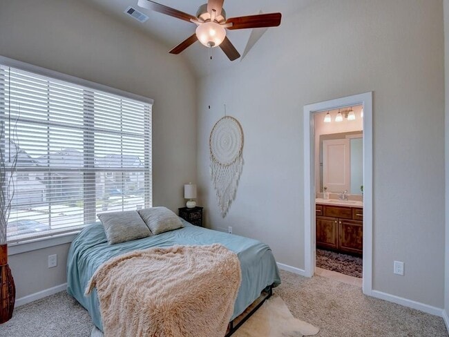 property at 2543 Manor Valley Ct