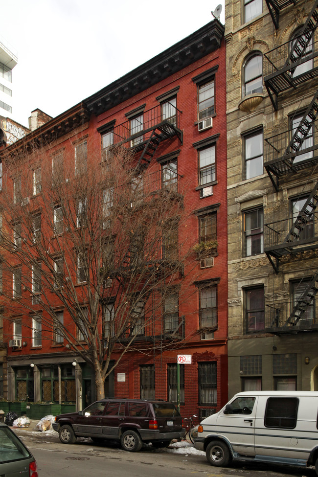 219 E 5th St in New York, NY - Building Photo - Building Photo