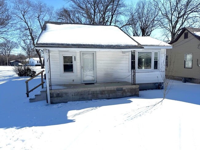 property at 418 S Washington Ave