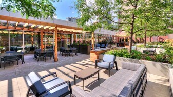 755 S Clark St, Unit 1501 in Chicago, IL - Building Photo