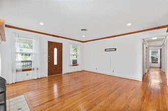 3042 Newcastle Dr in Dallas, TX - Building Photo - Building Photo