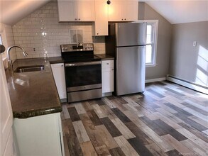 642 Mixville Rd in Cheshire, CT - Building Photo - Building Photo