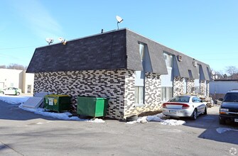 910 Herold Ave in Des Moines, IA - Foto de edificio - Building Photo