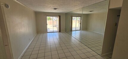 812 Kinnett Ave in Ridgecrest, CA - Building Photo - Building Photo