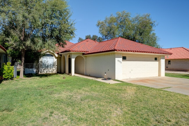 4323 N Boston Ave in Lubbock, TX - Building Photo - Building Photo