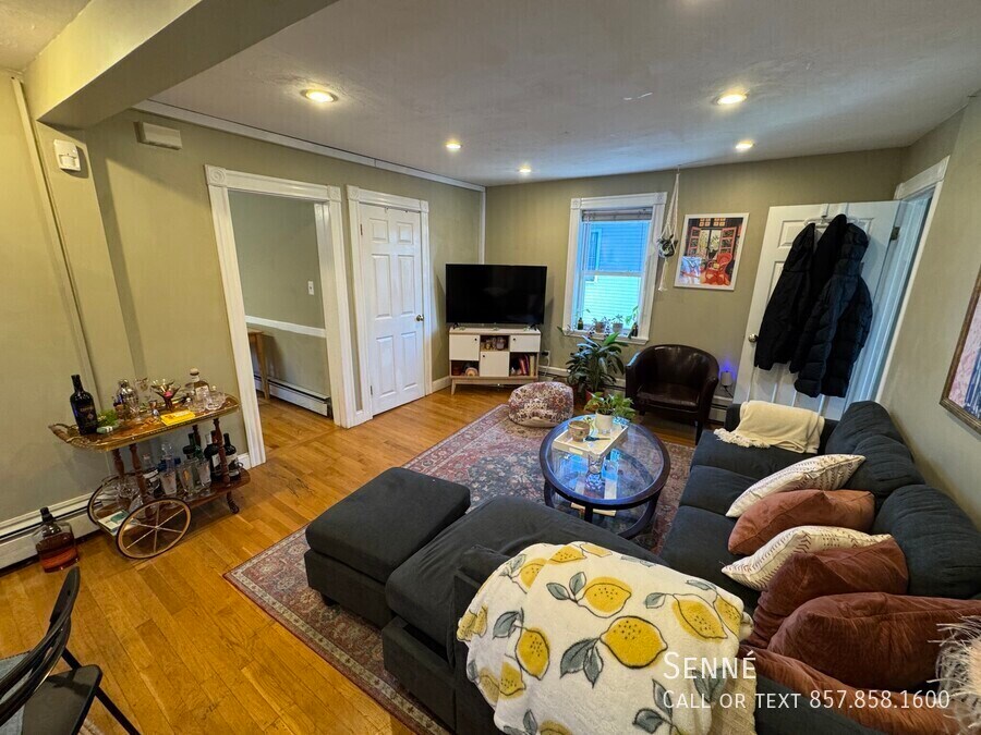 737 Somerville Ave in Somerville, MA - Building Photo