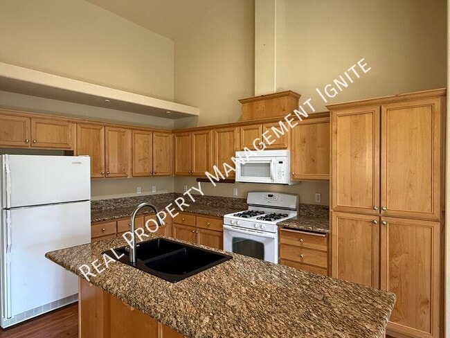 20633 Couples Ln in Bend, OR - Building Photo - Building Photo