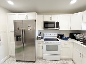 8970 S Hollybrook Blvd in Pembroke Pines, FL - Building Photo
