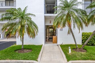 Vista Bay Condominiums in Indian Shores, FL - Building Photo - Building Photo