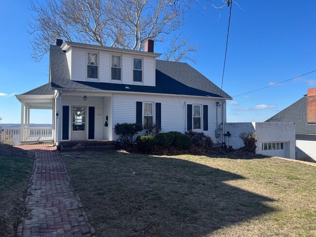 property at 605 Summit St