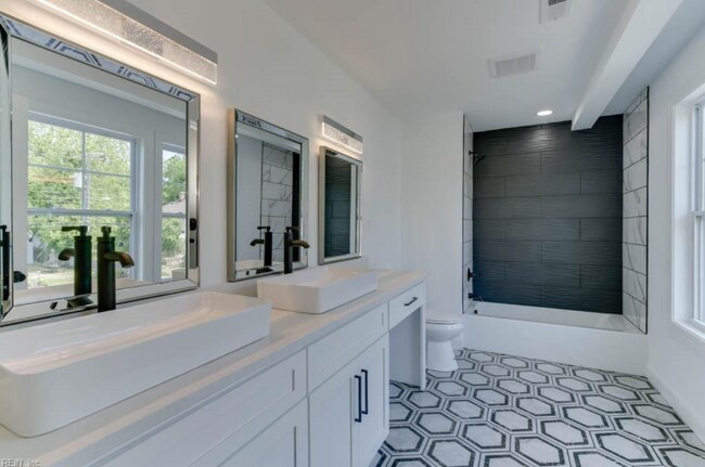 1326 24th St in Newport News, VA - Building Photo - Building Photo