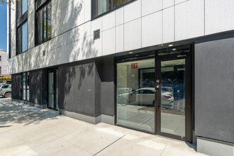 996 Manhattan Ave in Brooklyn, NY - Building Photo - Building Photo