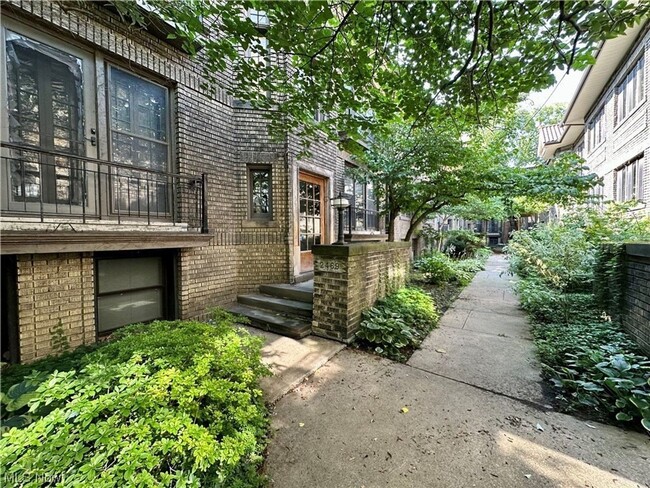 2469 Overlook Rd in Cleveland Heights, OH - Building Photo - Building Photo