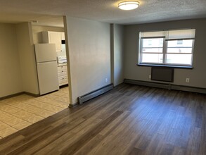 32 Cook Ave in Meriden, CT - Building Photo - Building Photo
