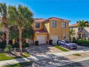 7376 Bristol Cir in Naples, FL - Building Photo - Building Photo