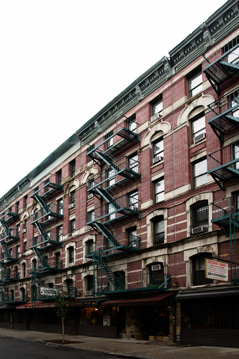 155 Orchard St in New York, NY - Building Photo