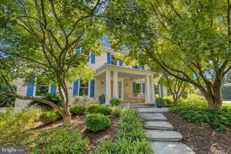 1107 Savile Ln in McLean, VA - Building Photo - Building Photo