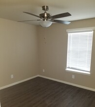 Danbury Manor Apartments in Danbury, TX - Building Photo - Building Photo