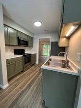 2104 Rolling Ridge Dr in Jacksonville, NC - Foto de edificio - Building Photo