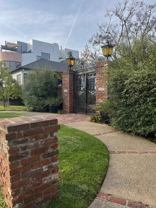 17th Street Villas in Santa Monica, CA - Foto de edificio