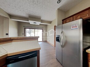 9186 Pointe Ct in Fishers, IN - Foto de edificio - Building Photo