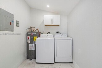 15900 NW 18th Ave in Opa Locka, FL - Building Photo - Building Photo