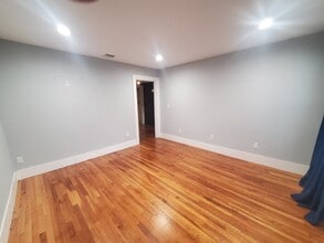 866 Dorchester Ave, Unit 2 in Boston, MA - Foto de edificio - Building Photo