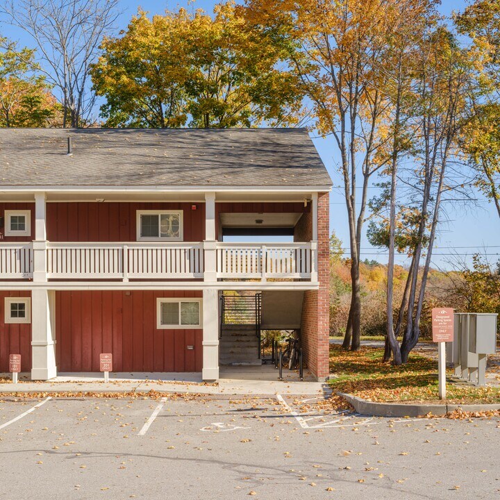 101 Toad Ln in Shelburne, VT - Building Photo