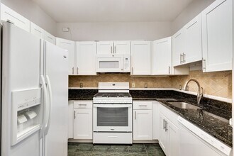 1645 International Dr in Tysons, VA - Building Photo - Building Photo
