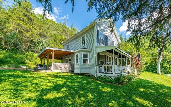 property at 418 W Ghent Rd