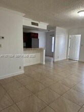 5502 Courtyard Dr in Margate, FL - Building Photo - Building Photo