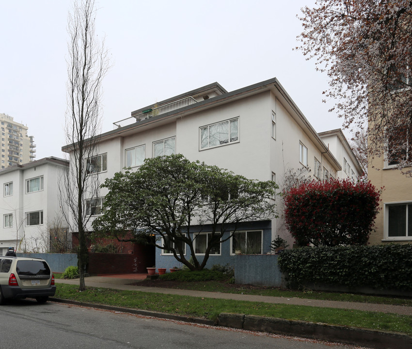 1065 Harwood St in Vancouver, BC - Building Photo