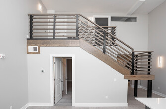 Pierce Arrow Lofts in Buffalo, NY - Foto de edificio - Interior Photo