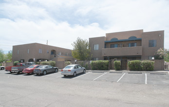 Meadow Park Apartments in Tucson, AZ - Building Photo - Building Photo