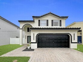 5901 S Sable Cir in Margate, FL - Building Photo