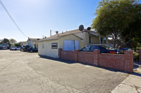 223 Smalley Ave in Hayward, CA - Foto de edificio - Building Photo