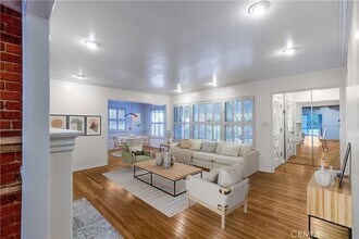 13139 Valleyheart Dr in Los Angeles, CA - Building Photo - Building Photo