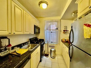 150-29 72nd Rd-Unit -4E in Queens, NY - Building Photo - Building Photo