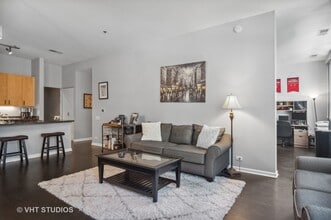 700 S Clark St, Unit 13D in Chicago, IL - Foto de edificio - Building Photo