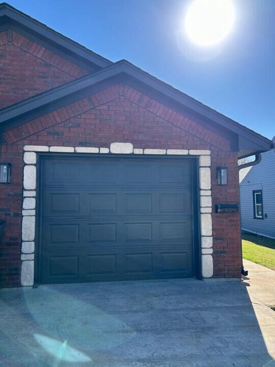 1214 NW Columbia Ave in Lawton, OK - Building Photo