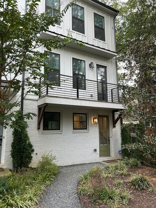 126 Pacer Pl in Atlanta, GA - Building Photo