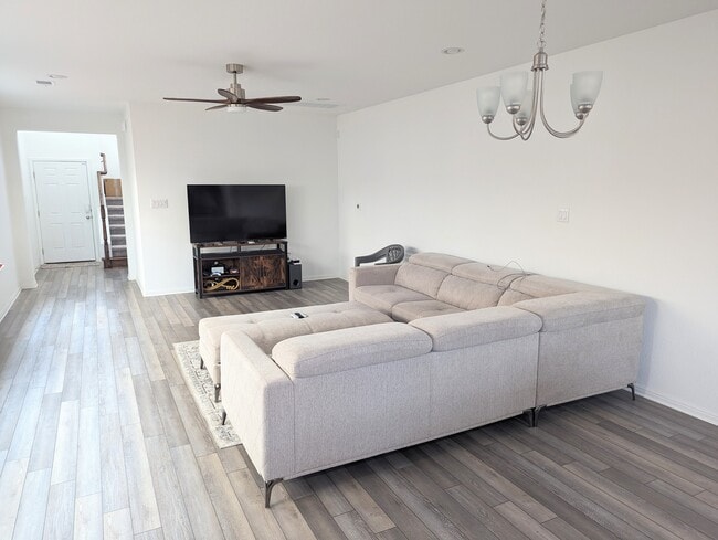 12815 Gilliland Ln in Manor, TX - Building Photo - Building Photo