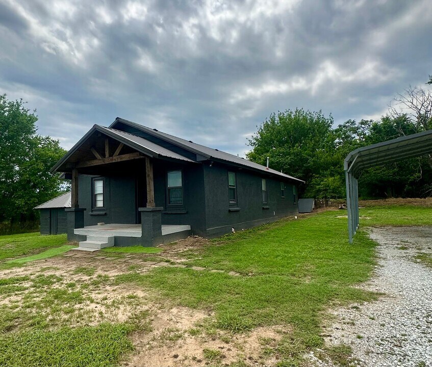 12541 County Rd 3530 in Ada, OK - Building Photo