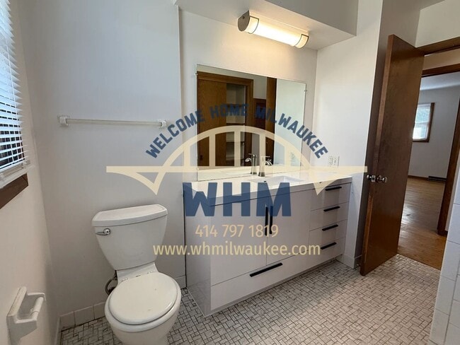 8526 W Appleton Ave in Milwaukee, WI - Building Photo - Building Photo