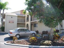 4321 Country Club Blvd in Cape Coral, FL - Building Photo