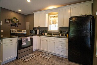 642 Gladdens Creek Rd in Robbinsville, NC - Building Photo - Building Photo